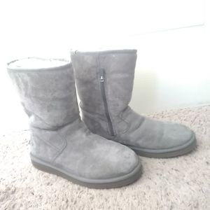 Ugg boots - suede sz 9